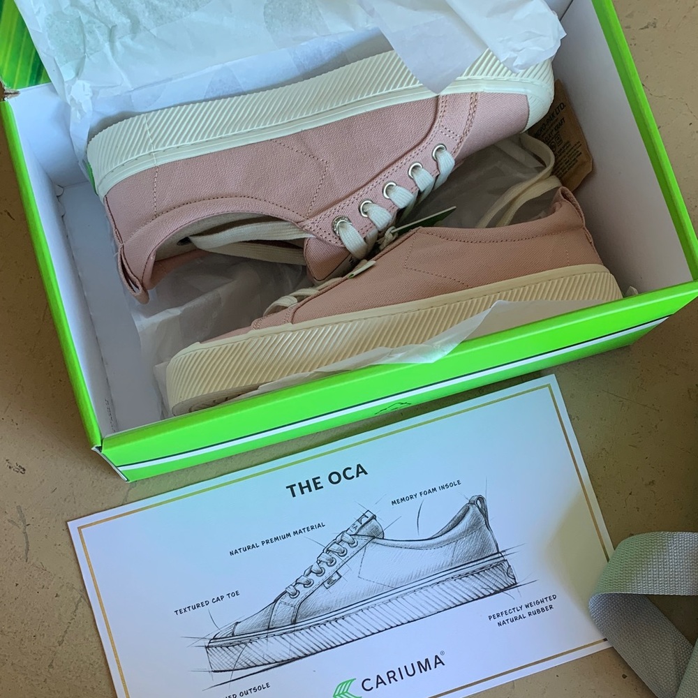 Cariuma Women's Blush Sneakers